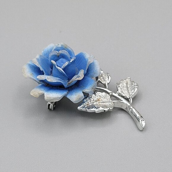 Silver Tone Flower Blue Rose Brooch Molded Lucite Leafy Floral 2"x1" - Picture 2 of 7